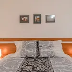 Lion\'S Bridge Sunny One Bedroom Apartment