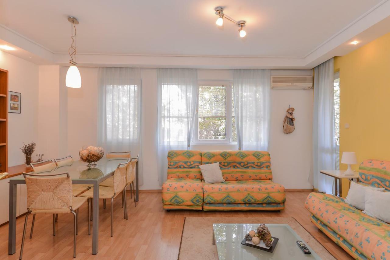 Apartemen Lion's Bridge Sunny One Bedroom