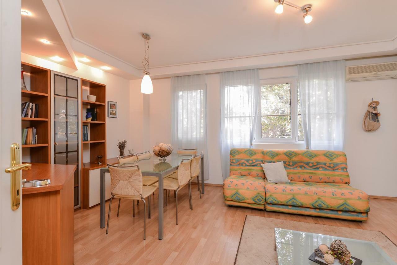 Apartemen Lion's Bridge Sunny One Bedroom *
