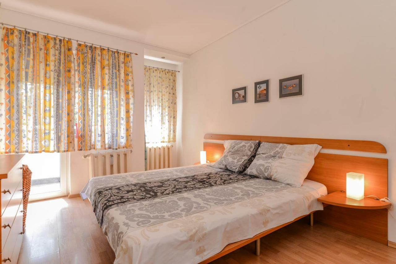 Lion's Bridge Sunny One Bedroom