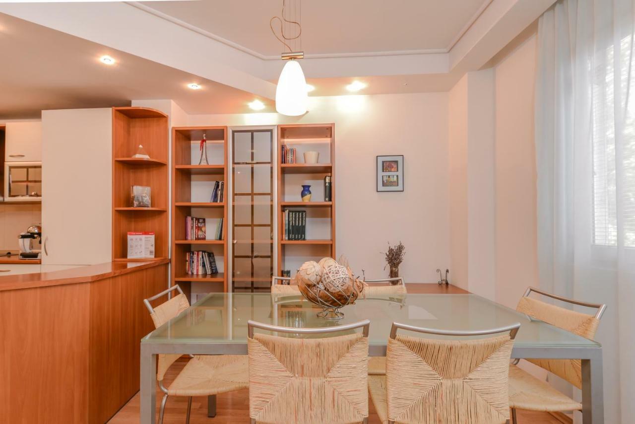 Lion's Bridge Sunny One Bedroom *