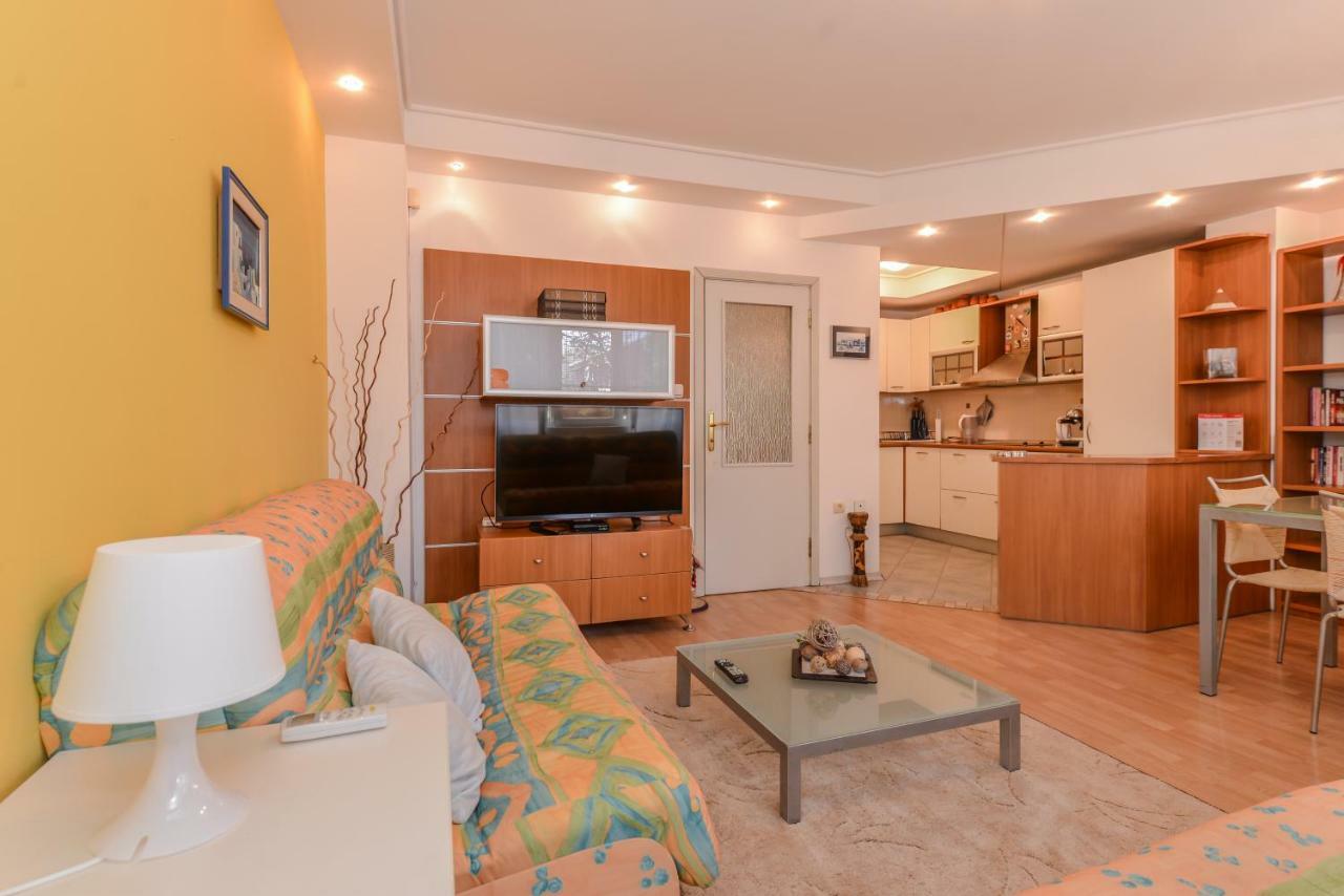 Apartemen Lion's Bridge Sunny One Bedroom
